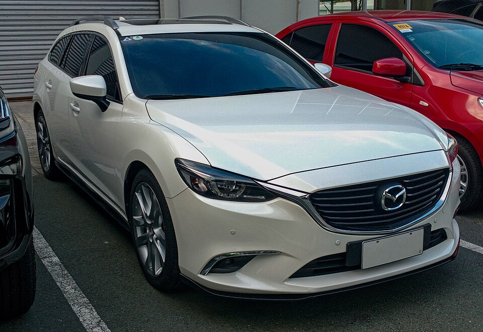 マツダ アテンザ/MAZDA6 3代目 の斜め前写真