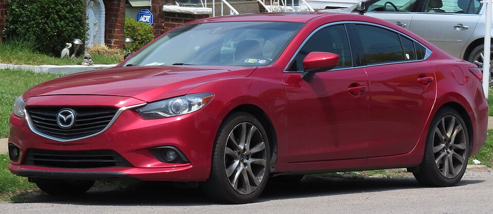 マツダ アテンザ/MAZDA6 3代目 の斜め前写真