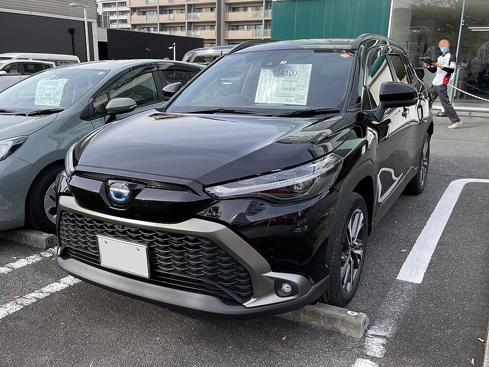 トヨタ カローラクロス 初代 の正面写真