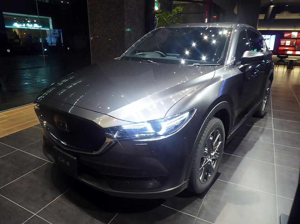 マツダ CX-5 2代目 の正面写真