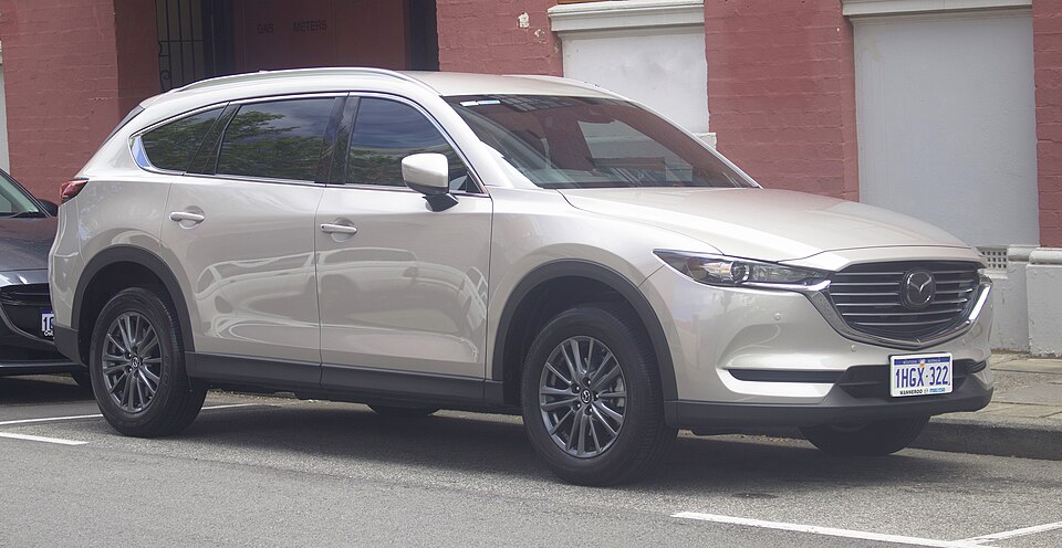 マツダ CX-8 初代 の正面写真