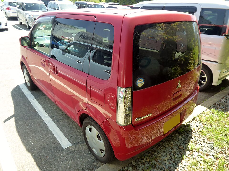三菱 eKワゴン 2代目 の後方写真