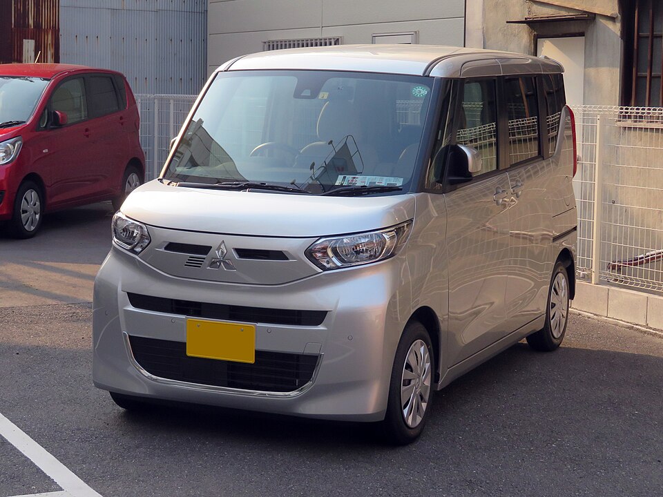 三菱 eKスペース 2代目 の外観写真