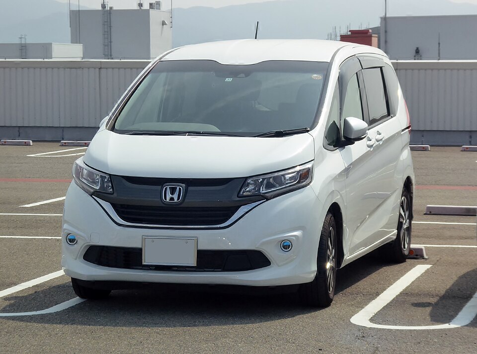 フリード 2代目 前期 標準 の顔