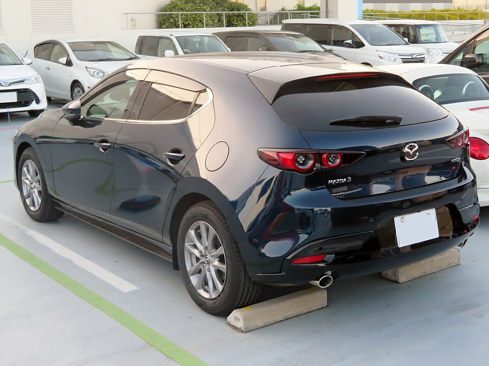 マツダ アクセラ／MAZDA3 MAZDA3 (BP) の後方写真