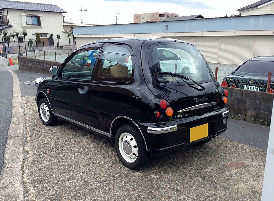 三菱 ミニカ 7代目 の後方写真