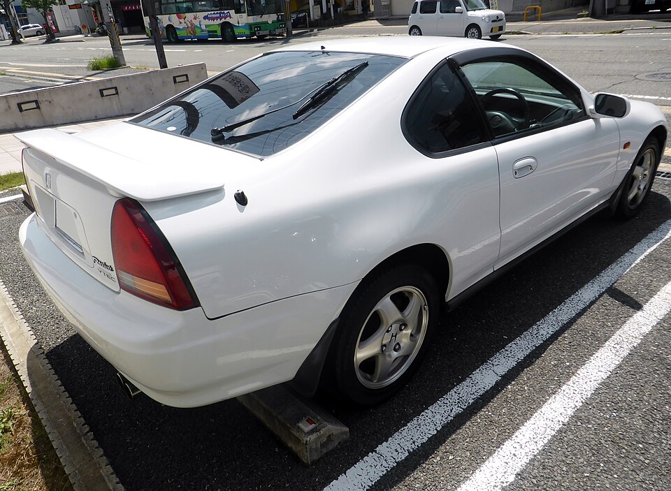 ホンダ プレリュード 4代目 の後方写真