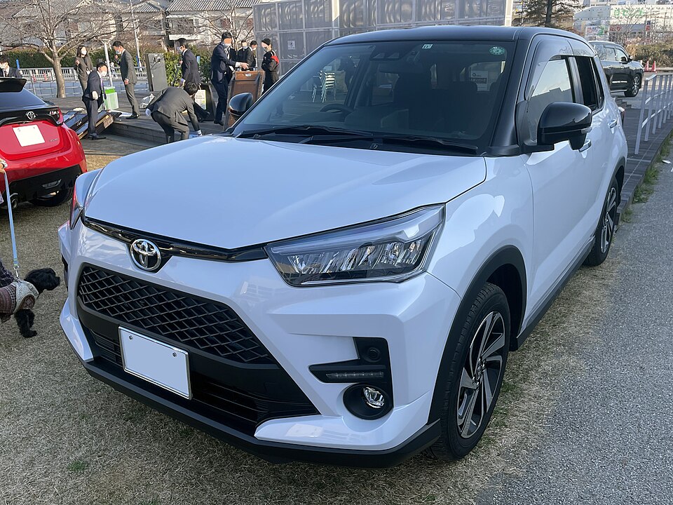 トヨタ ライズ 初代 の正面写真