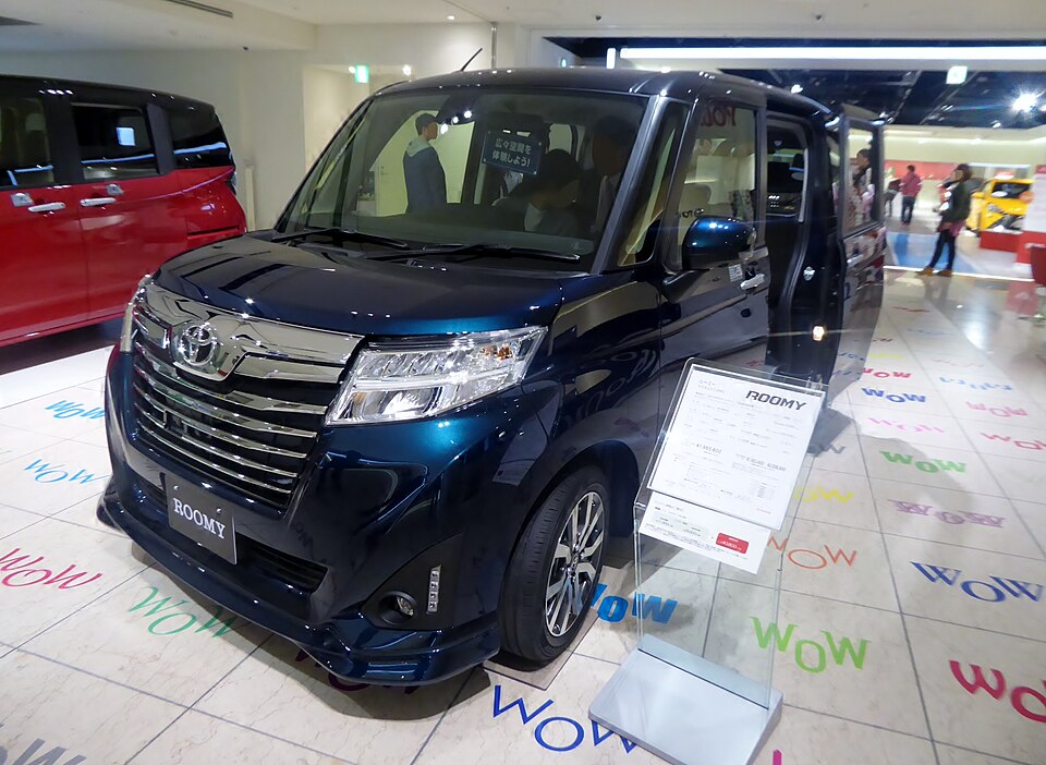 トヨタ ルーミー 初代 カスタム の正面写真