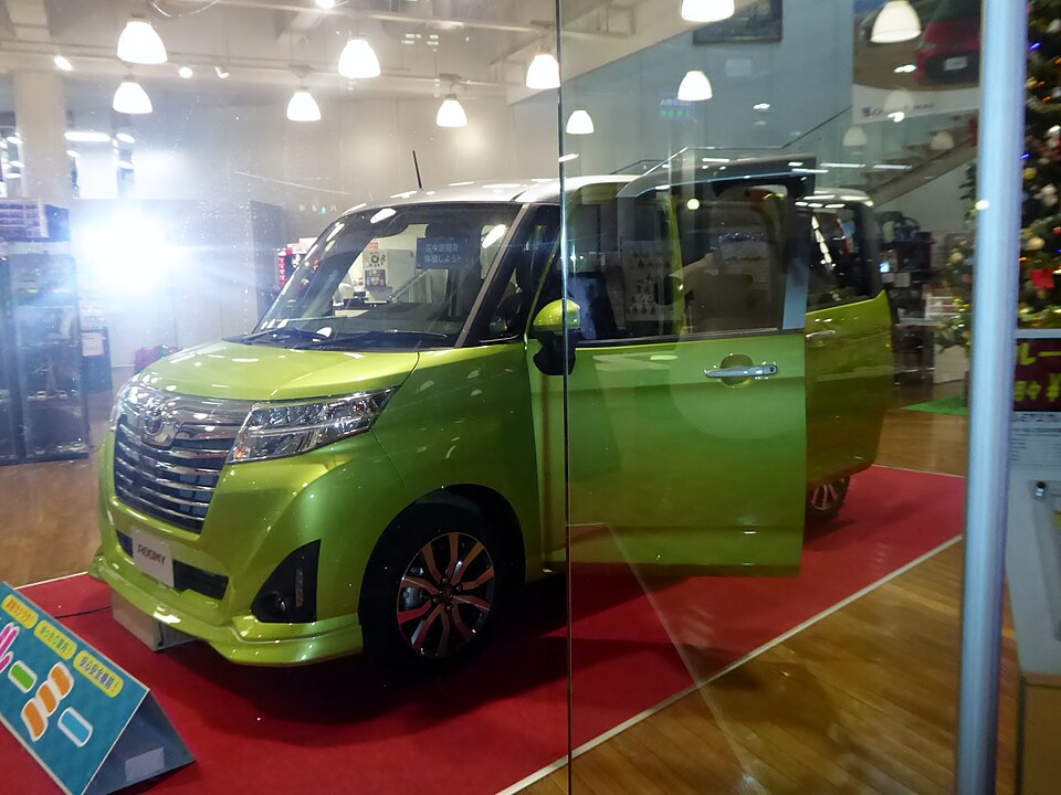 トヨタ ルーミー 初代 の外観写真