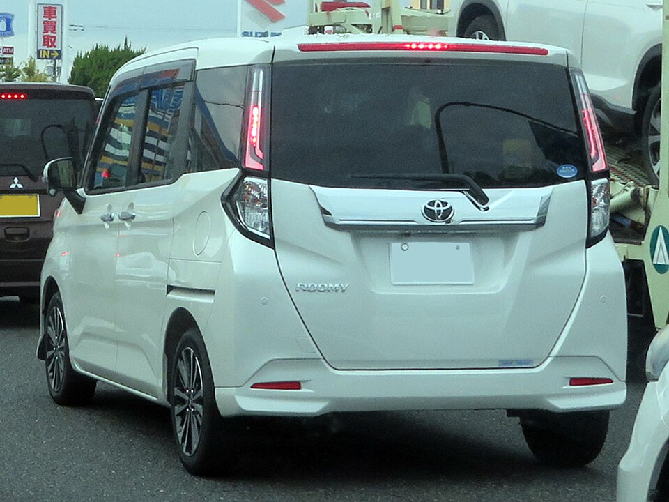 トヨタ ルーミー 初代 の外観写真