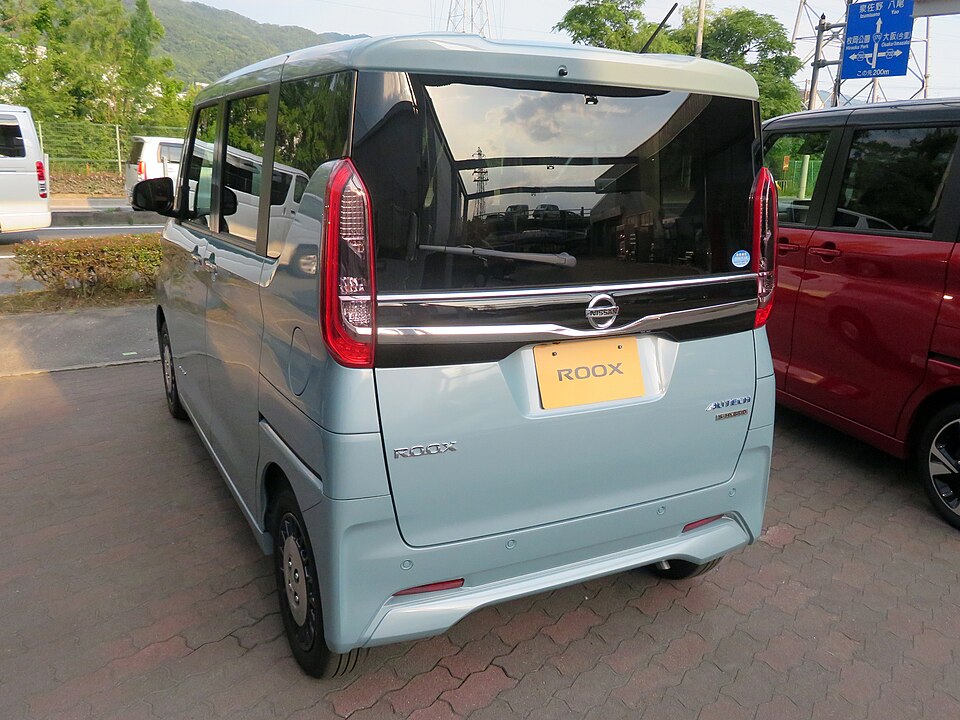 日産 ルークス 3代目 前期 の後方写真