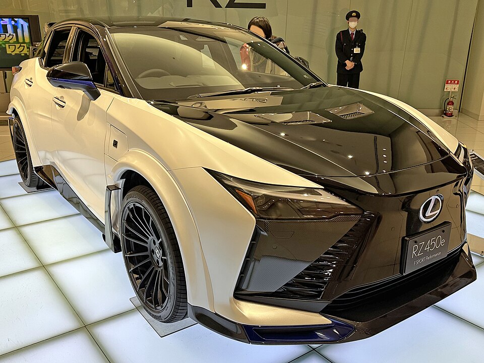 レクサス RZ 初代 通期 の写真