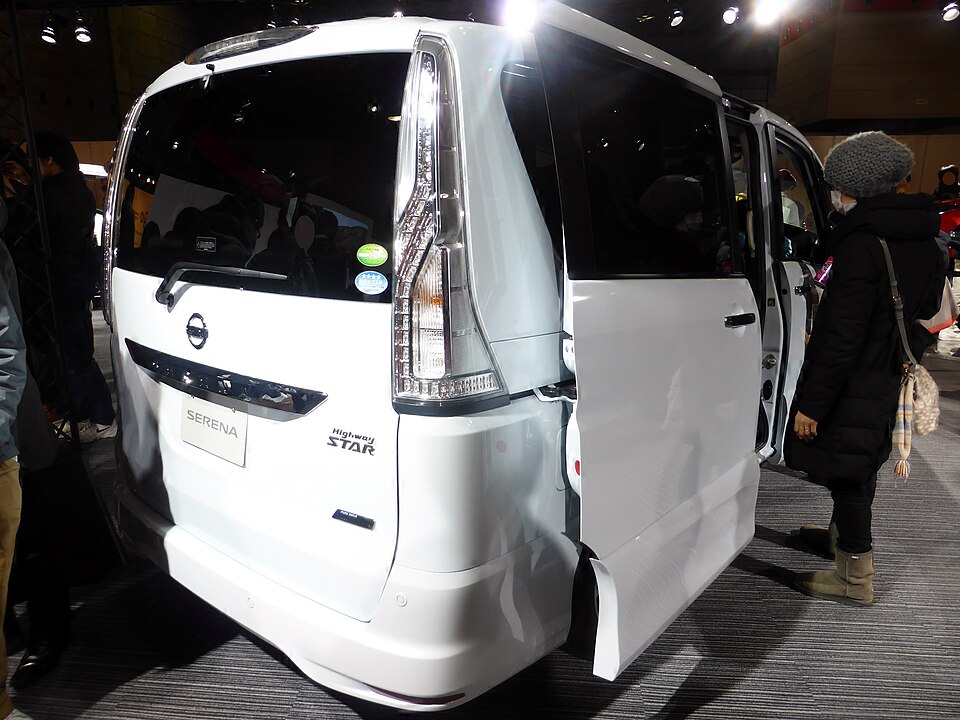 日産 セレナ 4代目 ハイウェイスター ハイウェイスター の写真