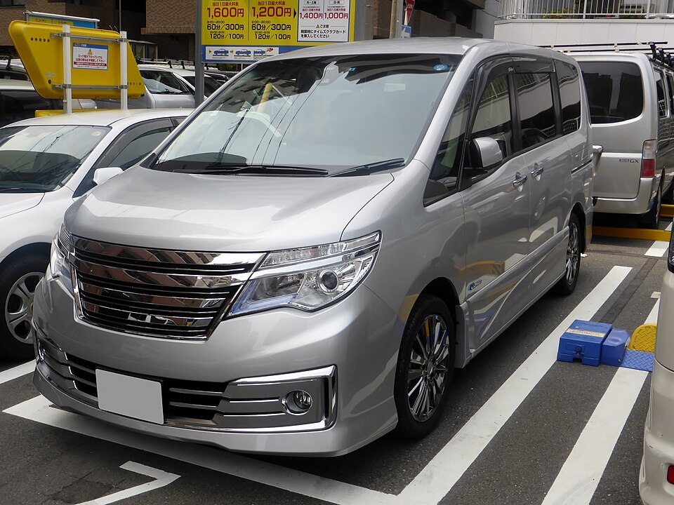 日産 セレナ 4代目 標準 の写真