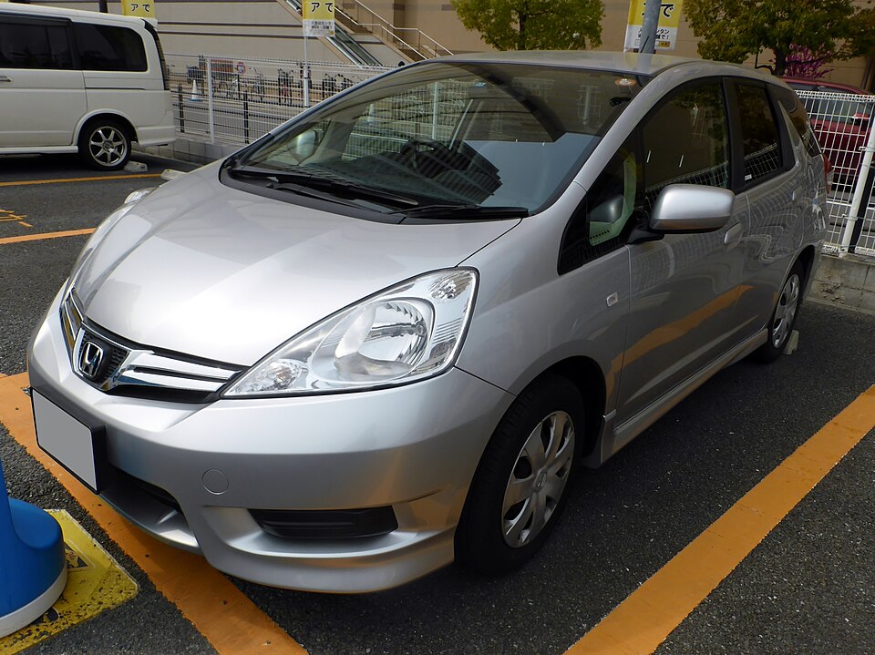 ホンダ シャトル 初代 フィットシャトル の正面写真