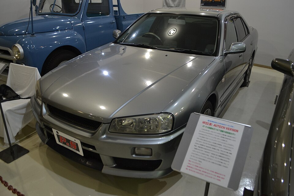日産 スカイライン 10代目 (R34) の外観写真