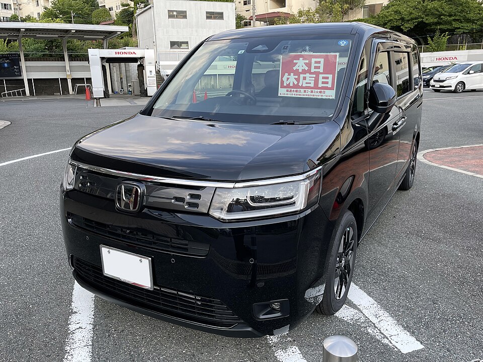 ホンダ ステップワゴン 6代目 の正面写真