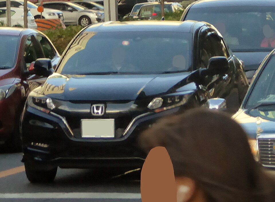 ホンダ ヴェゼル 初代 の正面写真