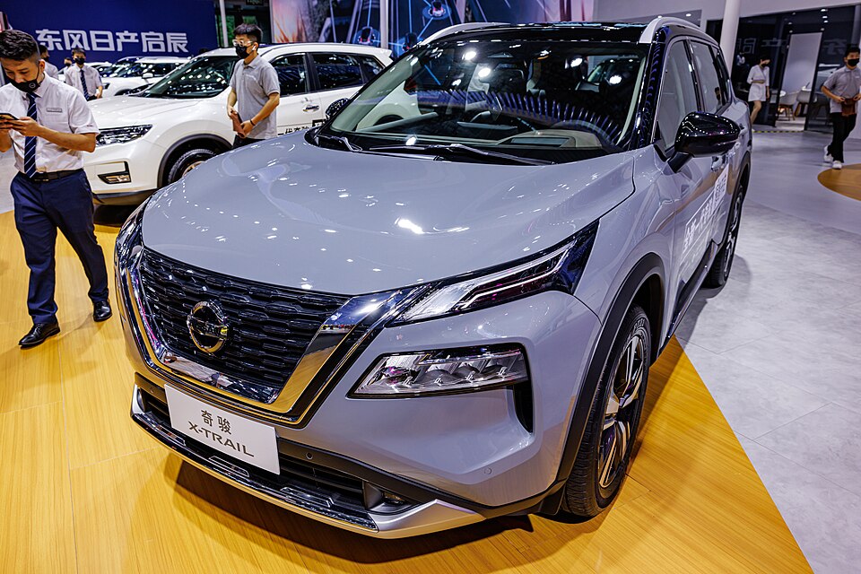 日産 エクストレイル 4代目 の外観写真